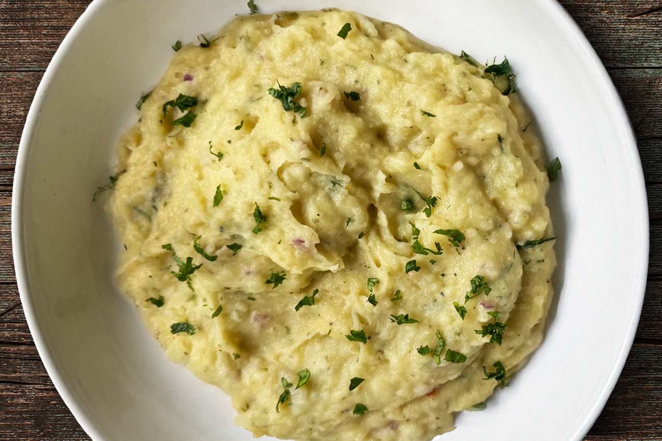 Creamy Mashed Potatoes with Roasted Garlic